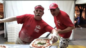 pizza napoletana_a destra Luigi Pirozzi referente ASSOCIAZIONE PIZZAIOLI VESUVIANI